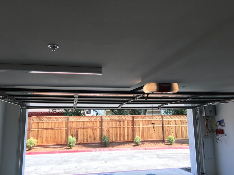 garage - 1964 Sage Loop