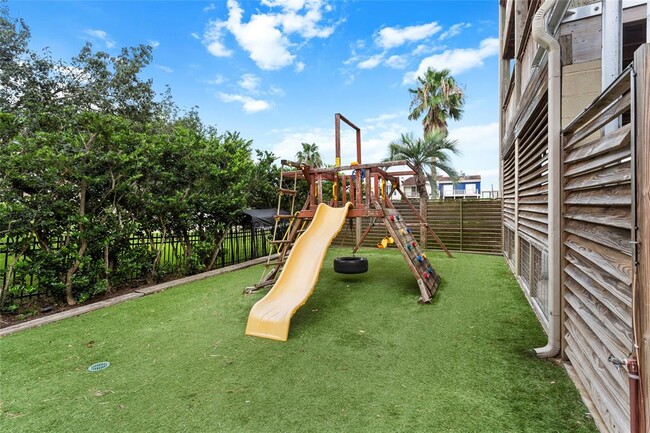 Building Photo - 4525 Beacon Hill Dr