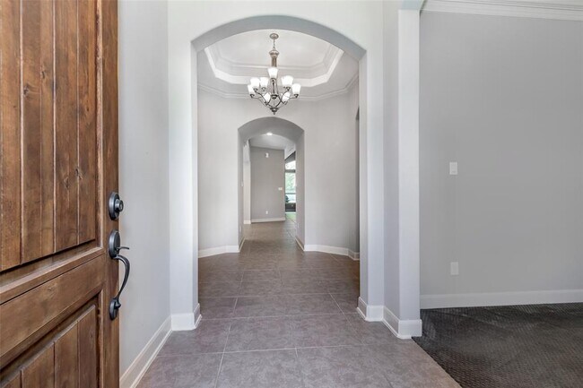Building Photo - 22419 Banewood Dr