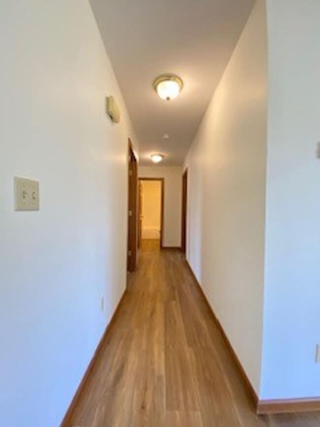 Building Photo - 3 Bedroom/2 Bathroom Home in the Gardens!