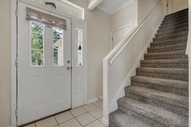 Building Photo - 8313 Elan Dr