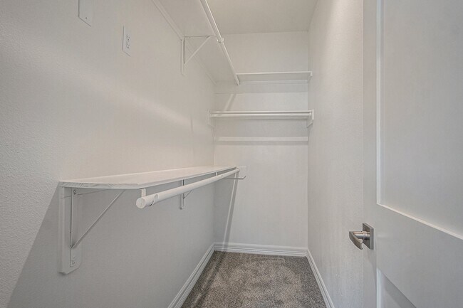 Building Photo - 5262 Ella Blvd