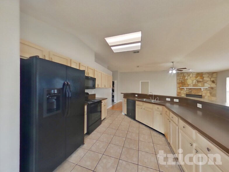 Building Photo - 325 Island View Cir