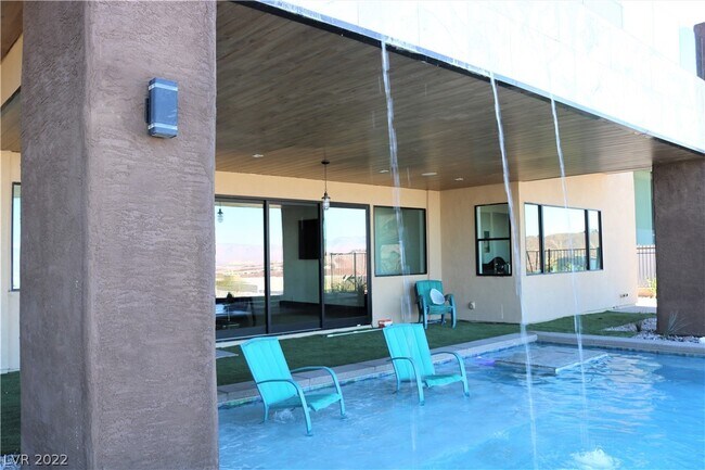 Building Photo - 674 Falcon Cliff Ct