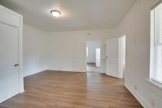 Building Photo - 3701-3703 Fairview St SW