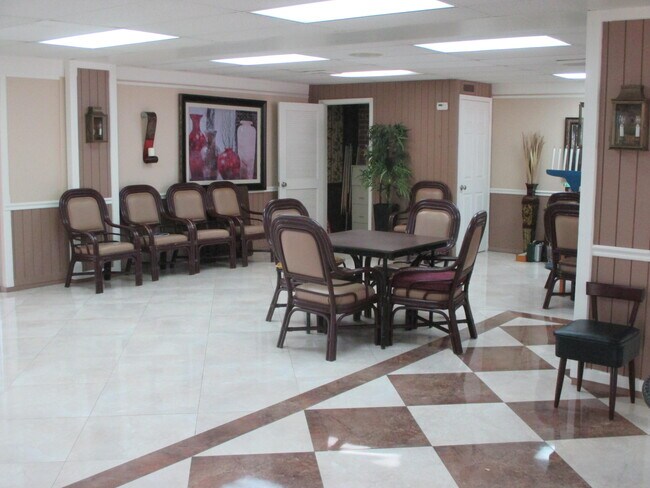 Building Photo - 200 Lake Carol Dr