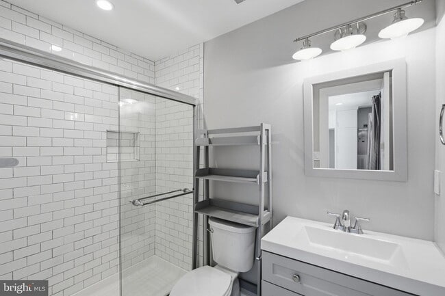 Building Photo - 12087 Edgemere Cir