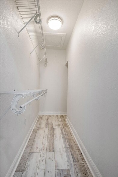 Building Photo - 409 S Willow Ave