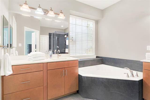 Building Photo - 3409 Dowland Dr