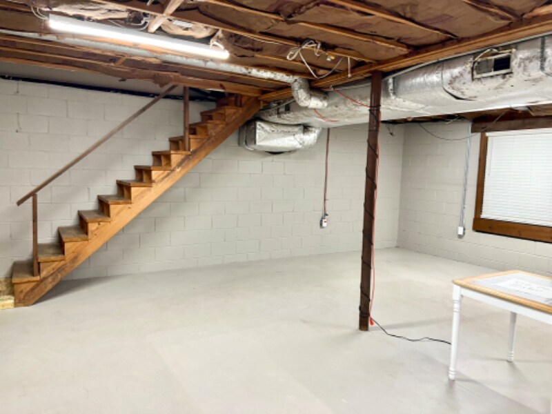 Building Photo - 256 Indian Lake Rd