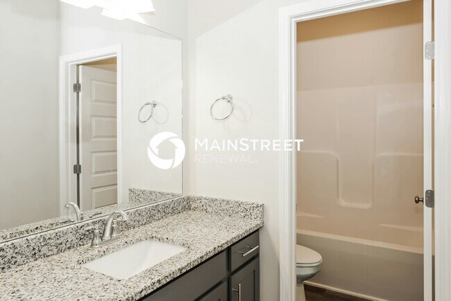 Building Photo - 3 Bedroom Pet-Friendly Home in MERIDIANVIL...