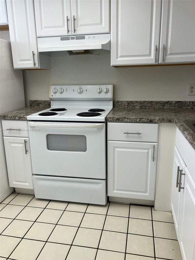 Building Photo - 5200 NW 31st Ave