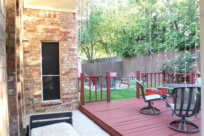 Building Photo - 3917 Glenwyck Dr
