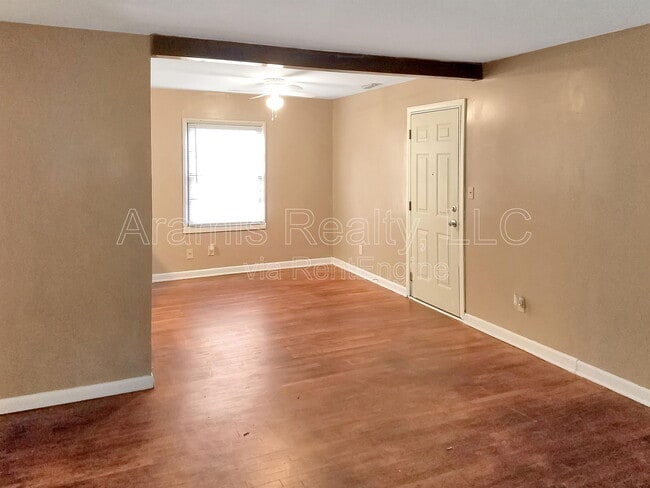 Building Photo - 2642 Santa Monica Dr NW