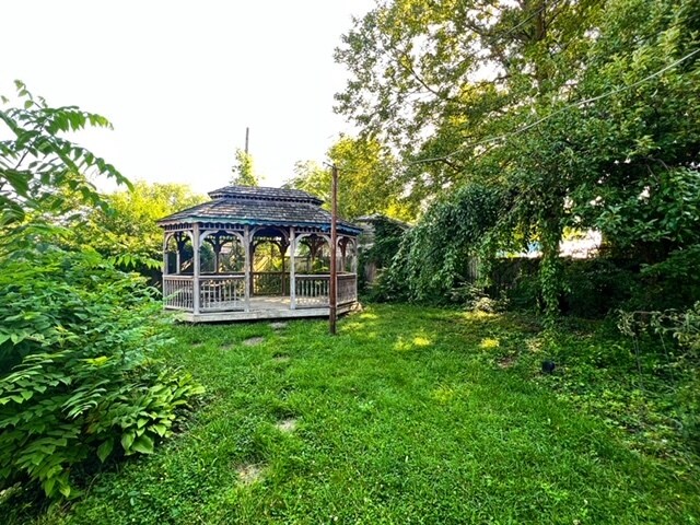 Building Photo - 1000 E 8th St