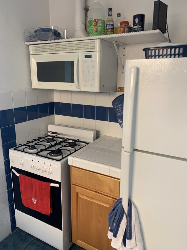 studio kitchen - 117 Bay Shore Ave