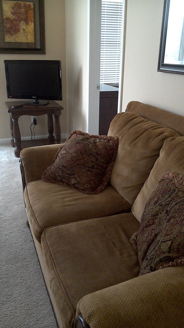 Building Photo - 2nd Floor Furnished Condo in River Oaks *Half off Second Month*