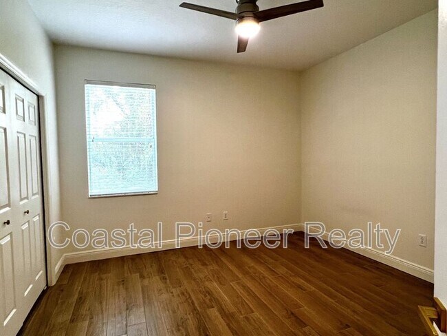 Building Photo - 10310 Holland Rd