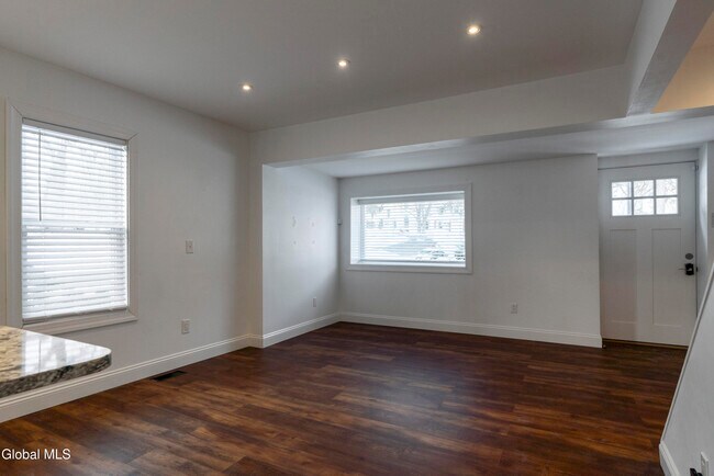 Building Photo - 288 Church St