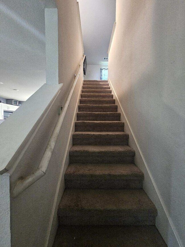 Building Photo - 1010 Cedar Point Dr