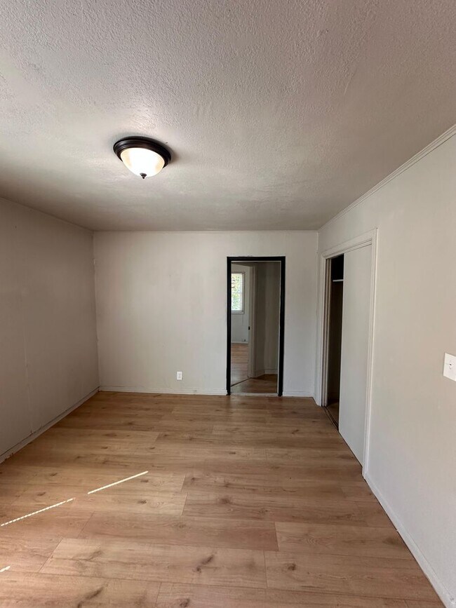 Building Photo - 3332 Norton Ave