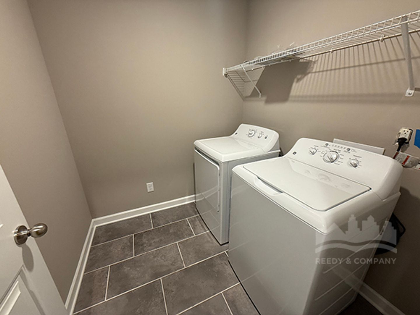 Building Photo - 581 Tucker View Dr