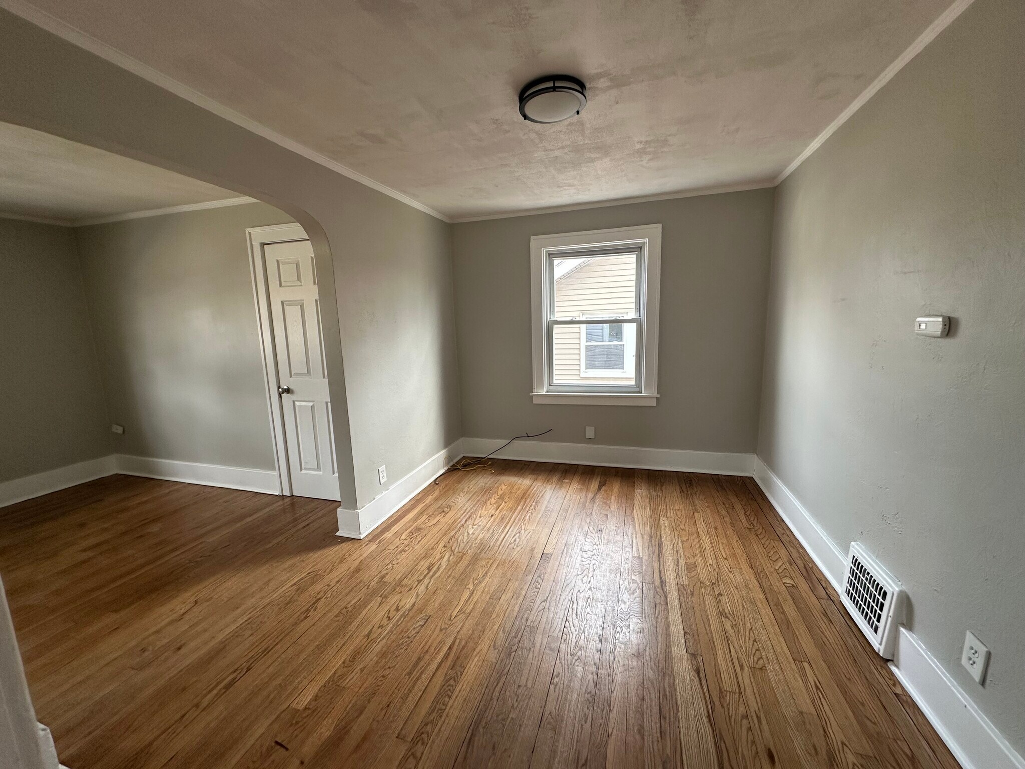 Building Photo - 318 Channing St