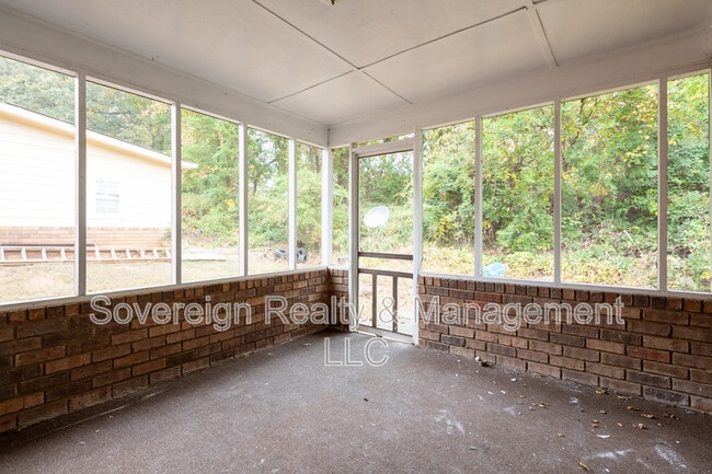 Building Photo - 467 Southern Way