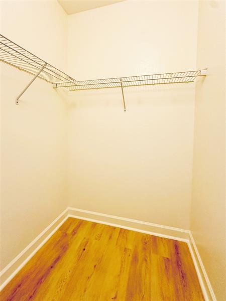 Building Photo - 8836 Sandy Crk Wy