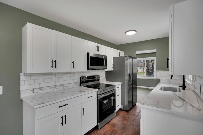 Building Photo - 1251 Dellwood Ave