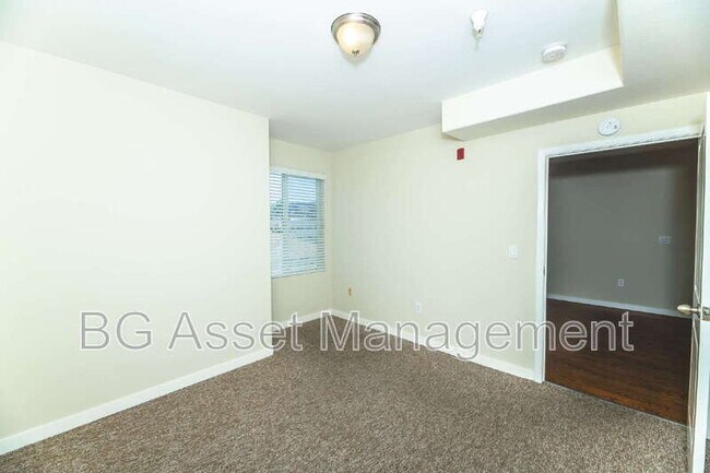 Building Photo - 1459 MacArthur Blvd