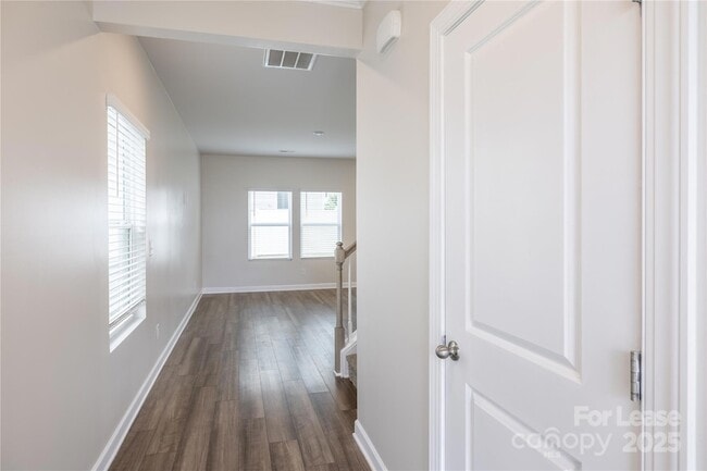 Building Photo - 2117 Morgan Hls Dr