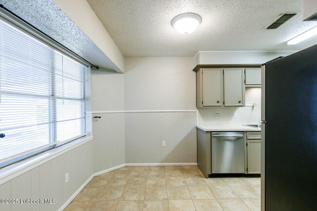 Building Photo - 4414 53rd St