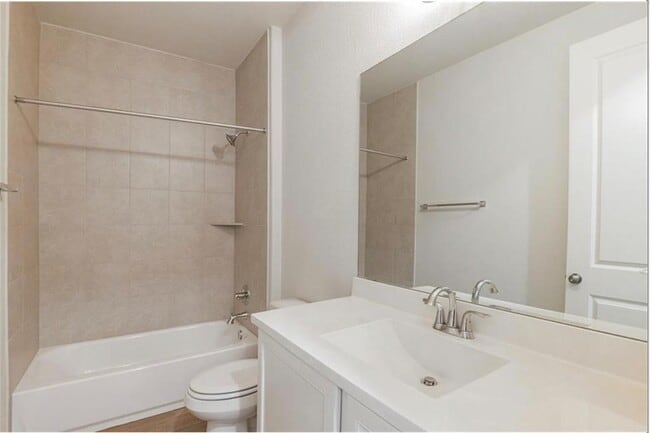 Building Photo - 218 Gulfton St