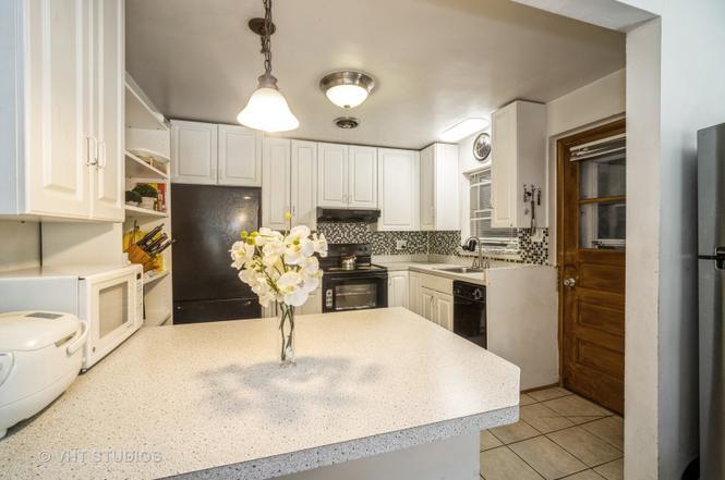 Building Photo - 4914 Louise St