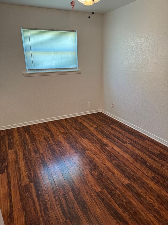 Building Photo - 3/1 in West Lampasas