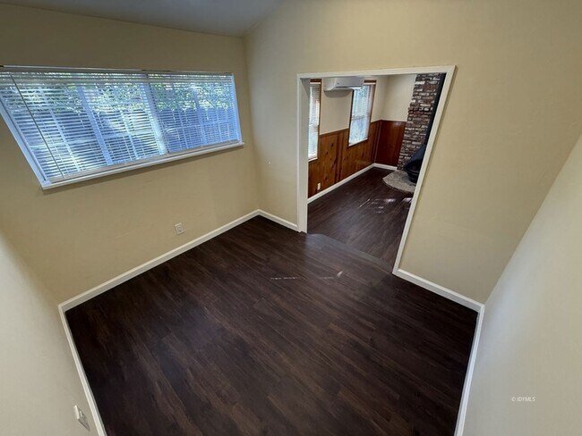 Building Photo - 54605 N Circle Dr