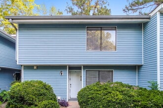 Building Photo - 819 Park Villa Way