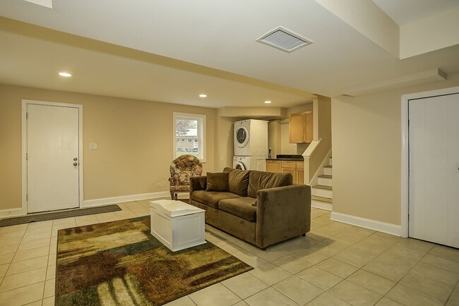 Building Photo - 110 Shasta Ct