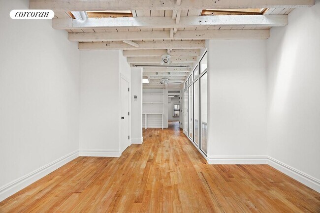 Building Photo - 556 Washington Ave