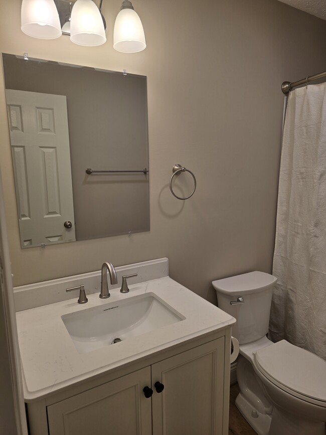 Building Photo - 8108 Timberlake Rd