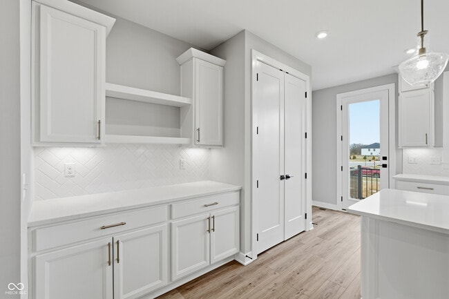 Building Photo - 420 Elite St