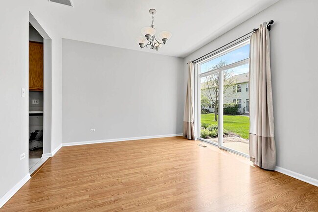 Building Photo - 2804 White Thorn Cir