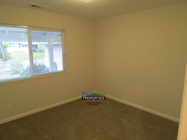Building Photo - 5446 Louisiana Dr