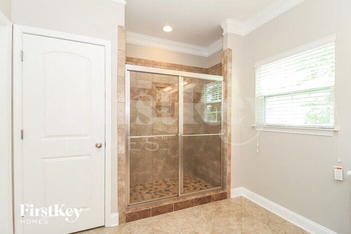 Building Photo - 3173 Knoll Ridge Dr