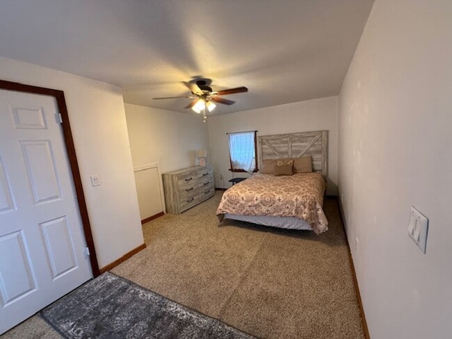 Building Photo - Spacious Three Bedroom, Two Full Bathroom Home with Chef’s Kitchen – Furnished Option Available!