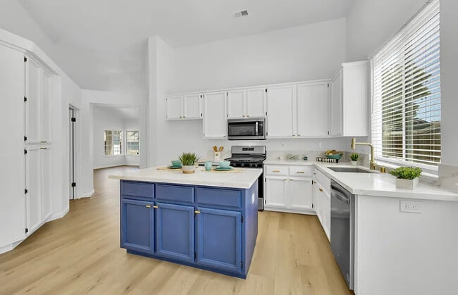 Building Photo - 9312 Caulfield Dr