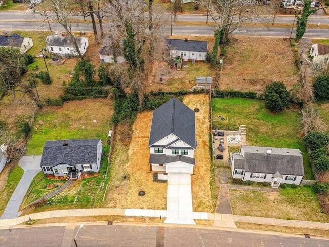 Building Photo - Brand New 4BD/2.5BA Home in Revolution Park!