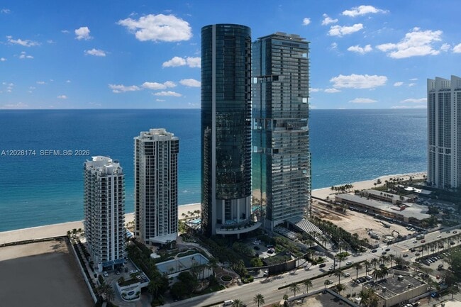 Building Photo - 18555 Collins Ave