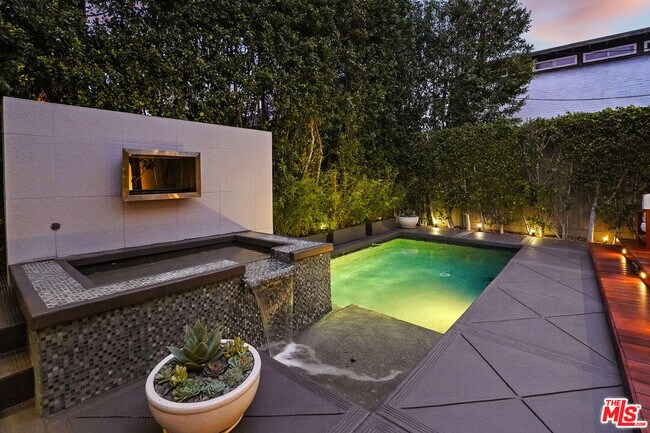 Building Photo - 8735 Dorrington Ave